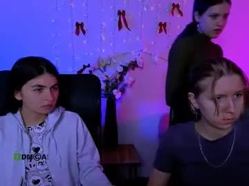 gloria_bubble — GOAL: doggy pose [69 tokens remaining] Welcome to my room!  #bigboobs #nonude #teen #18 #c2c