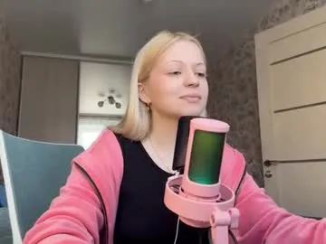 inamillsap — Goal:  -  Stand up + show outfit - Hello Im  Lola, I'm new here and I want to know more about this site, can you help me? #new  #shy #pretty #young  #18 [25 tokens remaining]