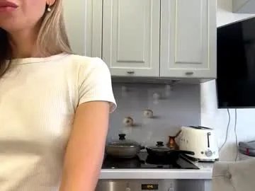 lindsyzinda — Hello i am #new hero GOAL Take off sexy shirt for perky boobs    My name is Rita #skinny #bigass #milf #blonde [15 tokens remaining]