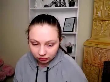 luizaheems_ — Goal: topless 10  min #british #bigboobs #milk #pregnant #18  - Next Goal: sexy dance