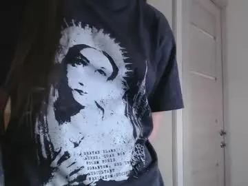 monikamonnett — My goal: I want tease you with my underboobs   - I'm #18 year old and i am #shy #new #young #teen girl. Thank you for comming [25 tokens remaining]