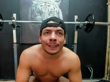 sky_hunterr model from Chaturbate