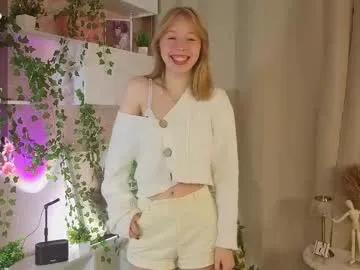 susanneguitian — GOAL: the ice gently melts on the butt [47 tokens remaining] Hoping for your big thumb up!  #bigboobs #18 #teen #redhead #new