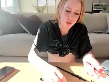 taylorxxxrae — #blonde #petite #tattoos #couple