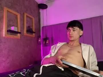 the_bosscrown model from Chaturbate