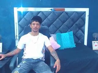 charlie_oconnor — Away on Flirt4Free