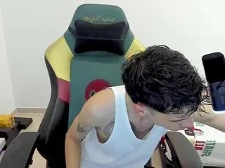 gendo_kaji — Freechat on Flirt4Free