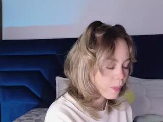 lola_berry on Flirt4Free 