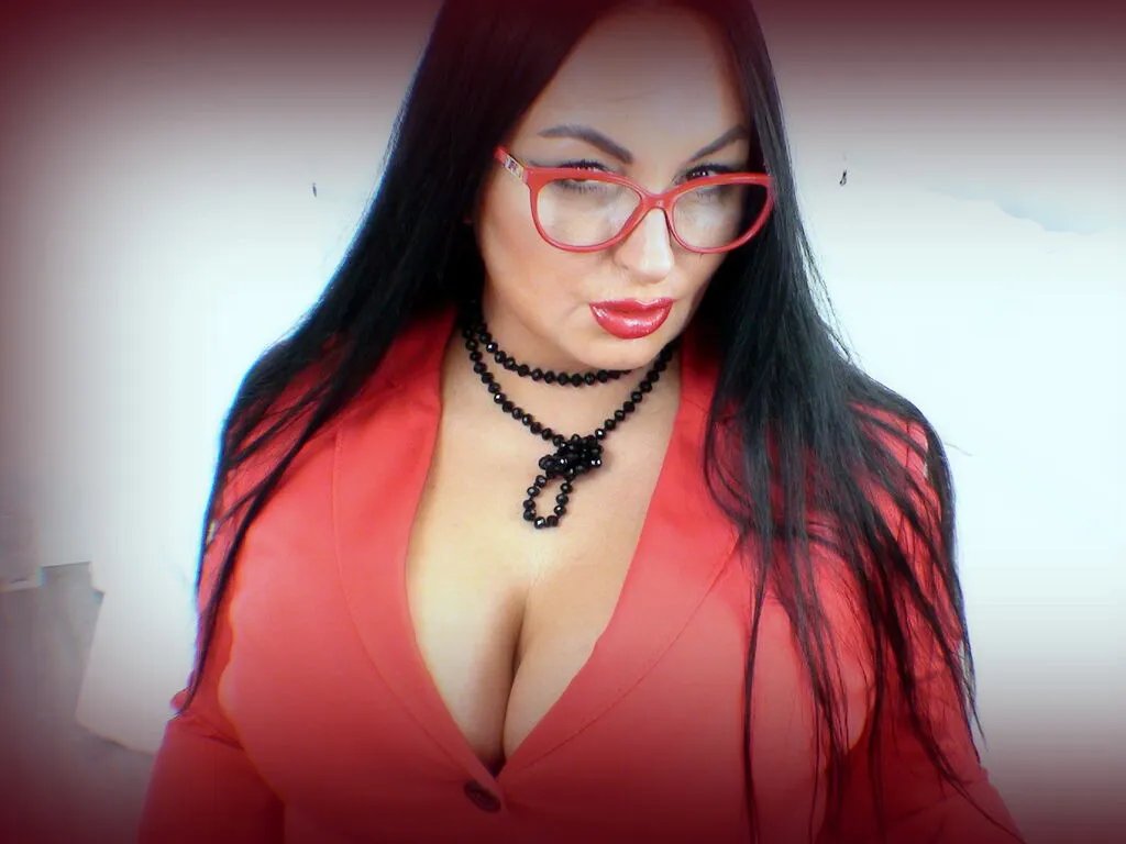AnnetteMoreau —  TURN ONS                                                                         Foot focus, nylon tension, breast worship, teasing control, soft domination, EDGING, JOI, SPH, feminine fullness, slow escalation and magnetic energy.