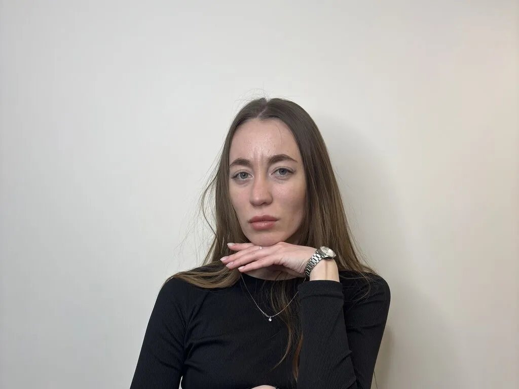 LolaFelizardo — like to meet new people, spend time with friends and family, try something new
