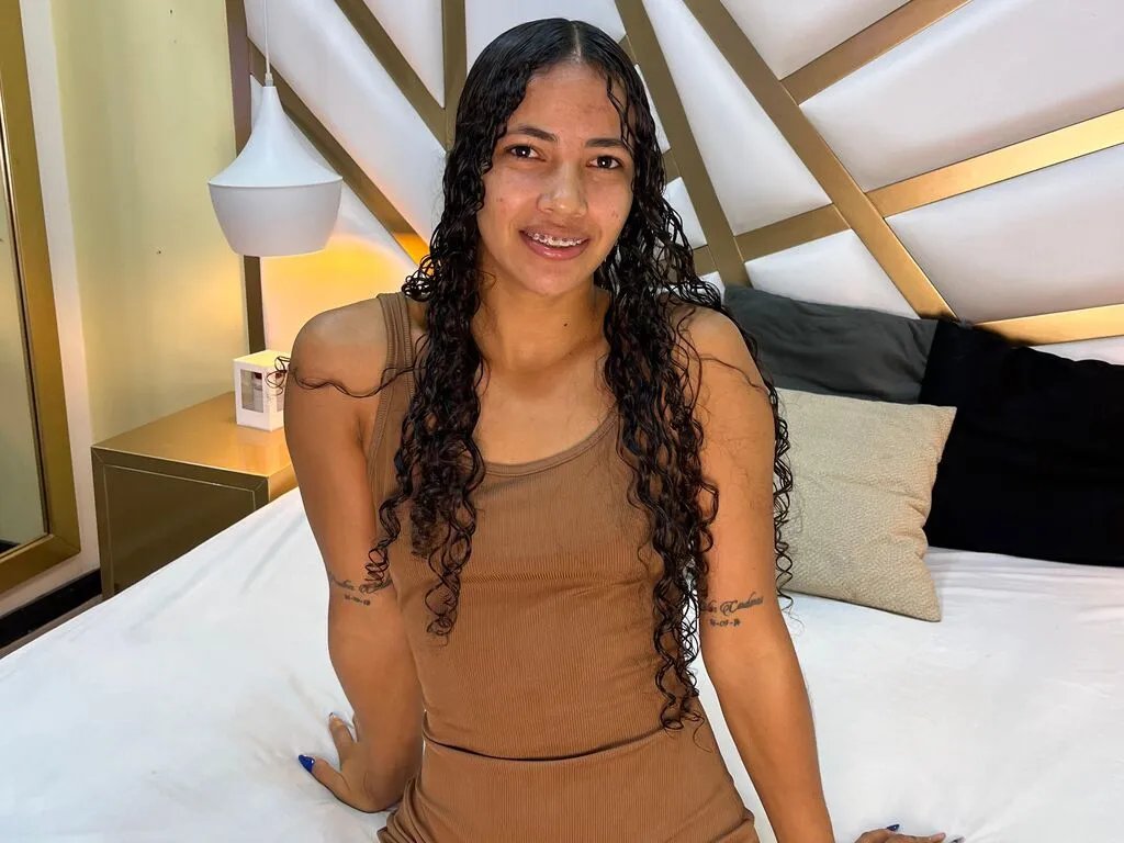 MeganSiner — I love meeting new people and creating a genuine connection.
I like slow seduction, where every word and look counts.