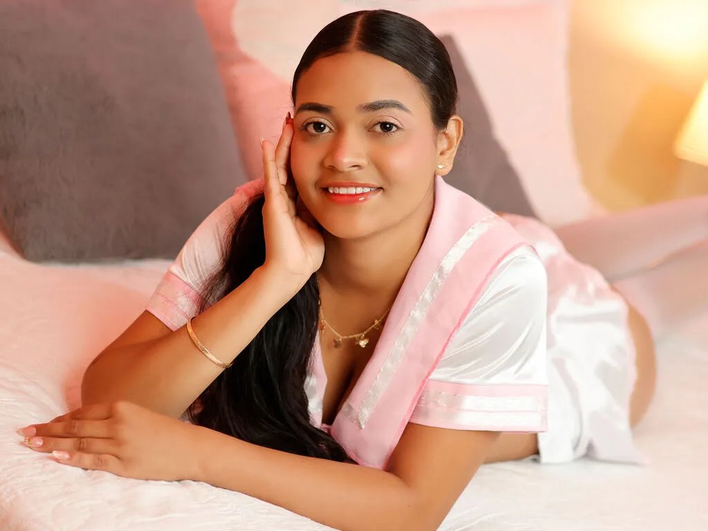 ZariRiley — I enjoy exploring my sexuality, letting myself be enveloped by every sensation with a free mind and a body receptive to pleasure. I am an intense, playful and ardent woman, able to let myself be guided by desire and enjoy.