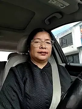 __valentina18 — Playing with my pussy in the office