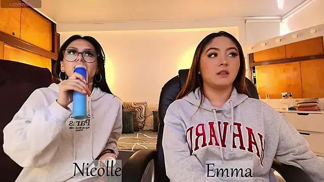 _Emma11 on StripChat 