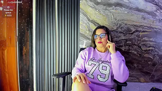 Agatha_Pleasure on StripChat 