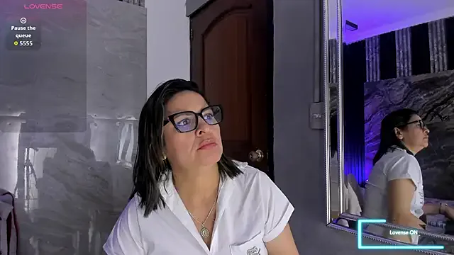 Agatha_Pleasure on StripChat 