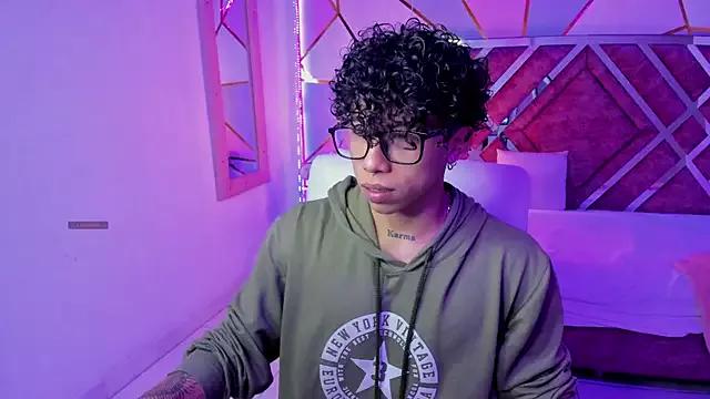 AkazaBoy_ on StripChat 