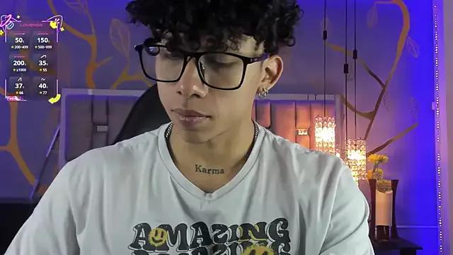 AkazaBoy_ on StripChat 