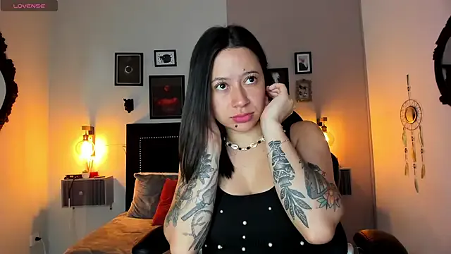 Annie_Petters on StripChat