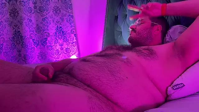 bearcloudcomputa from StripChat is Freechat