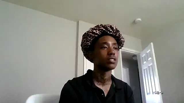 BedazedFirefly model from StripChat