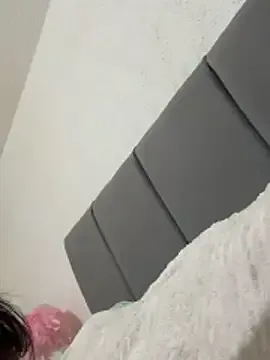 CoralsnakeX model from StripChat