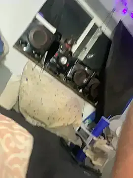 Cutebitch@xh model from StripChat