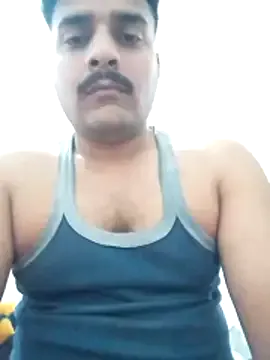 Decentlover67 model from StripChat