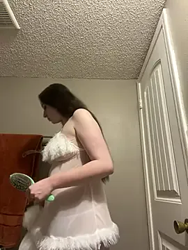 Dreamy2003 model from StripChat