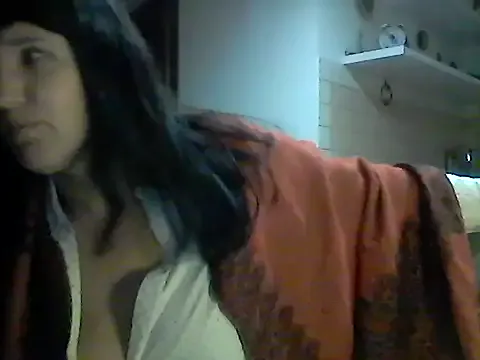 Elena48324 on StripChat