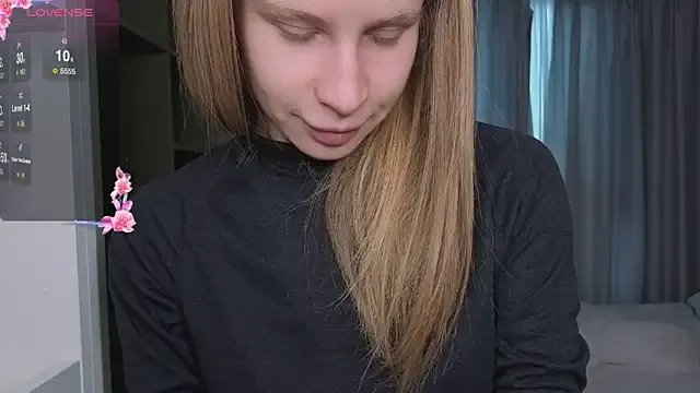 Elis_Fox — NAKED TITS