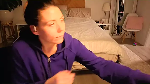 Ellie-Elizabeth model from StripChat