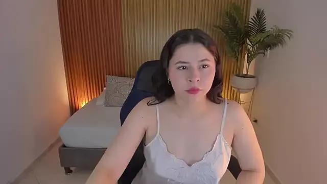 emma_fhox on StripChat 