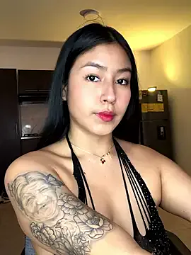 EmmaRossem on StripChat