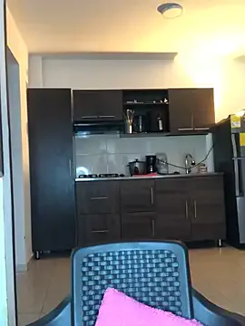 EmmaRossem on StripChat