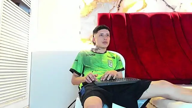 ESTEBAN_2102's avatar