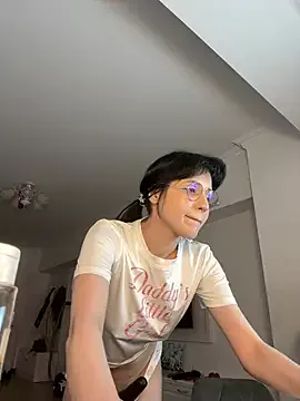 fothisaa model from StripChat