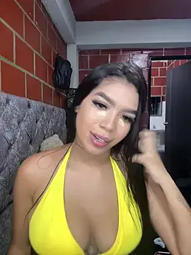 gisel_squirt model from StripChat