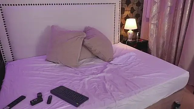 IsabelaWhite — oil in my body and spank me with my stra