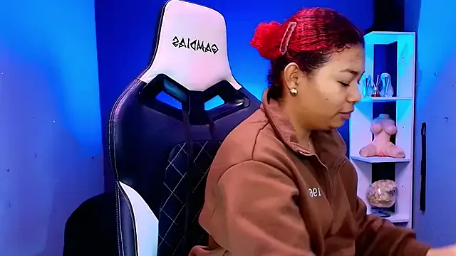 JadaRoberts on StripChat 