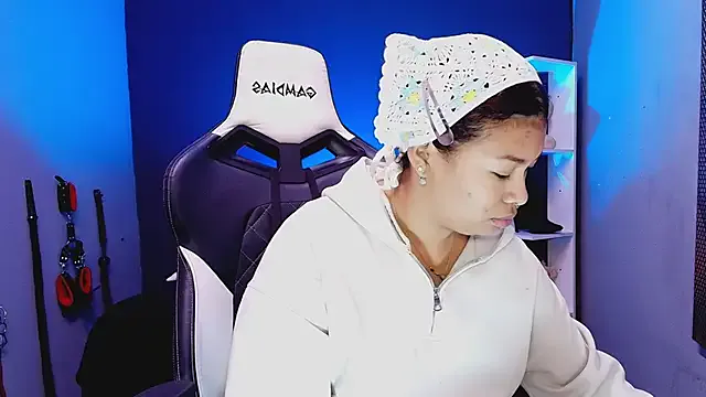 JadaRoberts on StripChat 