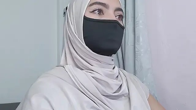 jade_nassar — dildo play in the pussy + squirt