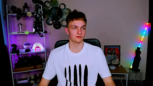 john_lik model from StripChat