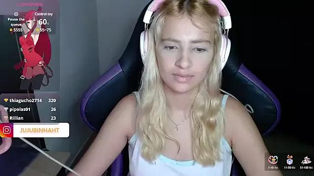 jujubinhahot on StripChat 