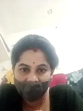 JULEE-740 — Full nude in public