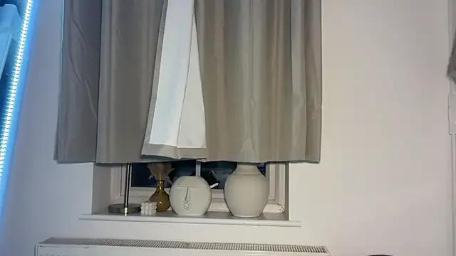 KayleeBella — 360 spin in thong and boobs out