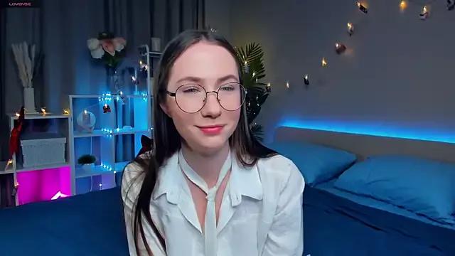 Kira_mindnes on StripChat 