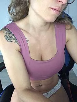 LARACRUZ30 on StripChat