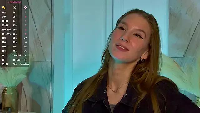 LeslieMines on StripChat 