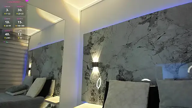 LIZ_HOLMES on StripChat